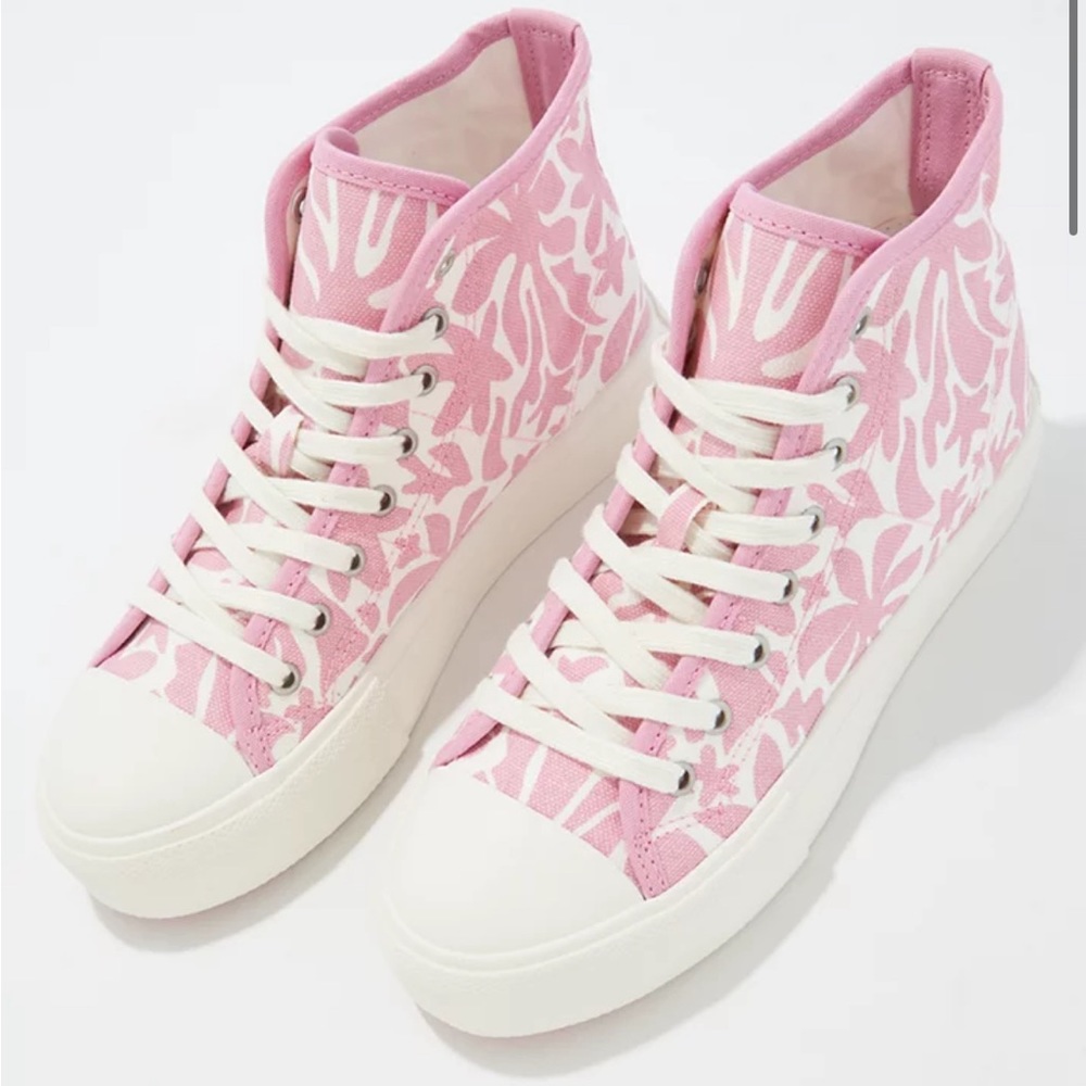 AMERICAN EAGLE CANVAS PLATFORM HIGH TOP SNEAKER